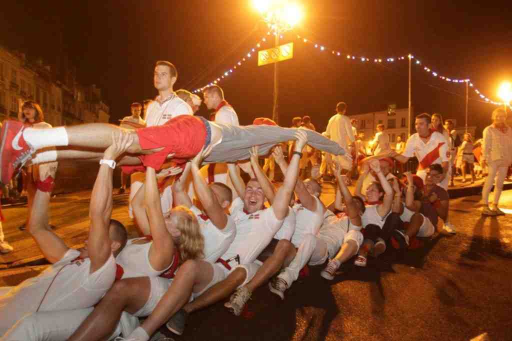 Pourquoi rouge et blanc pour les fêtes de Bayonne ?